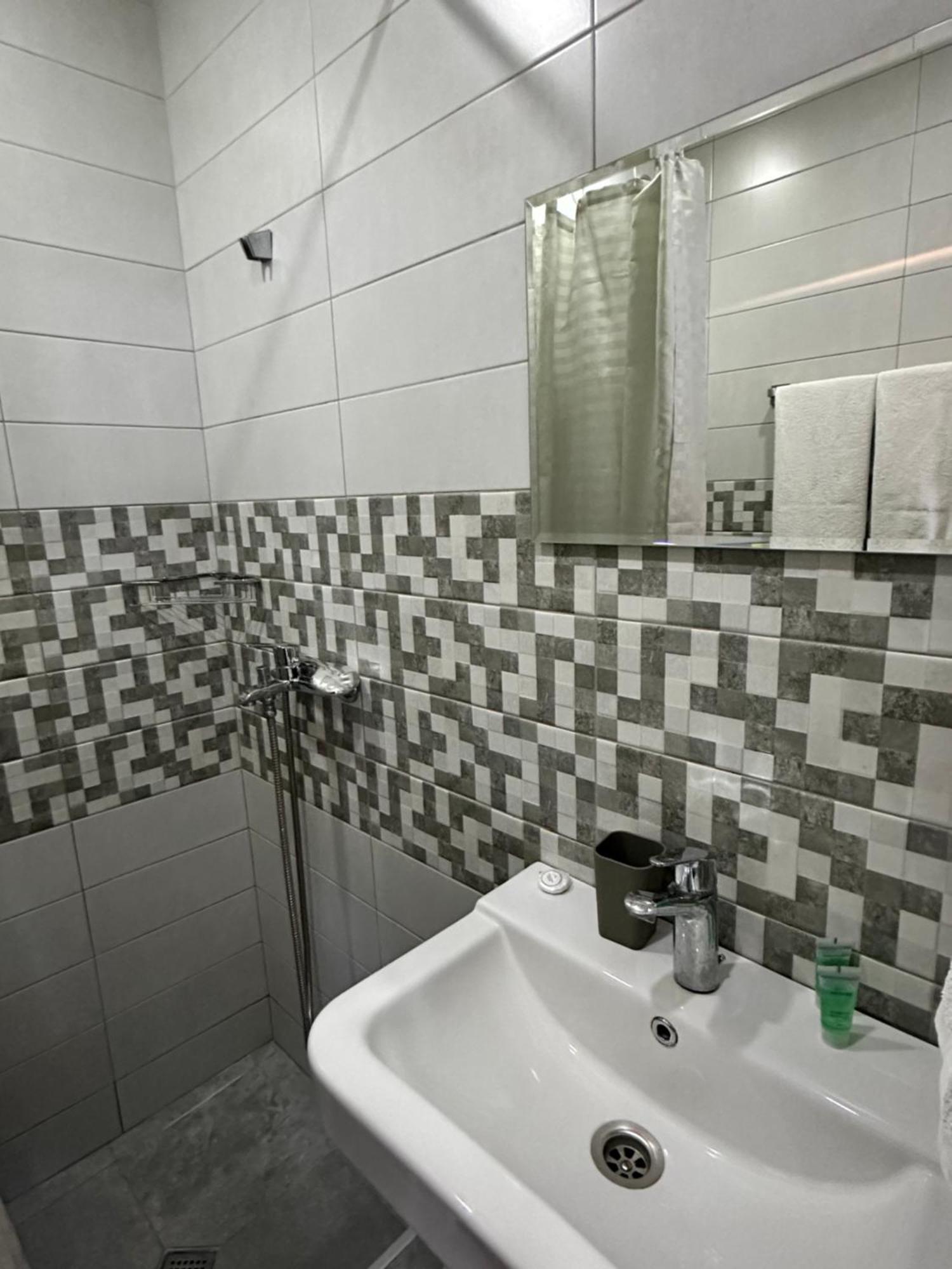 Hotel Lile تبليسي المظهر الخارجي الصورة